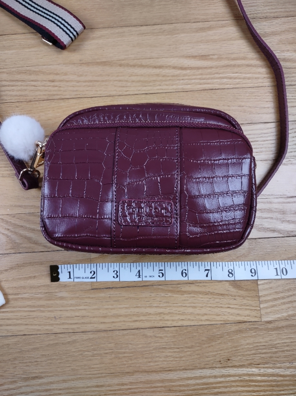 Pom Pom London Burgundy Croc-Embossed Crossbody Bag - Picture 7 of 8